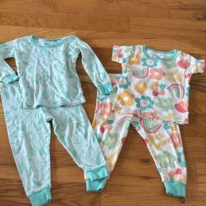 Set of 2 on pajama sets size 18 months